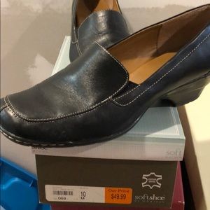 SoftShoe by Medicus size 10 black heeled loafer